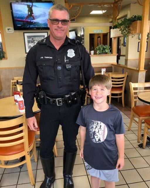 She Couldn’t Afford A Cake For Her Son’s Birthday But Then The Cops Showed Up