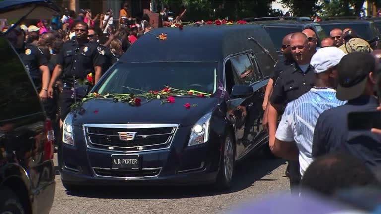 GOODBYE LEGEND The beloved star has passed away, leaving the world in shock. Fans everywhere are coming together to pay their respects. Full in the First Coment below..