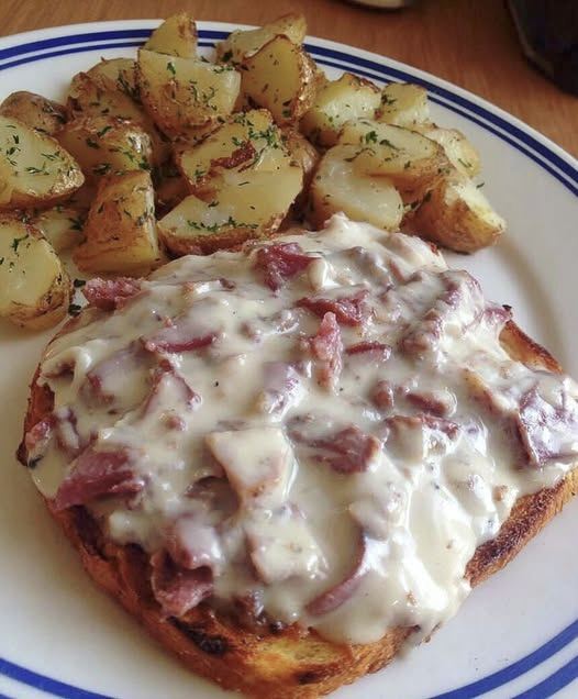 Creamed Chipped Beef on Toast