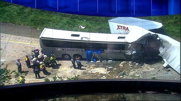 MASSIVE ACCIDENT Just happened 33 people