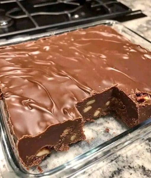 Paula Deen’s 5-Minute Fudge: A Quick and Easy Chocolate Treat