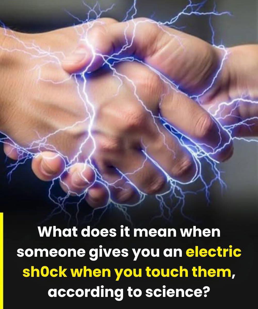 Why do we feel an electric sh0ck when we touch another person? Science explains.
